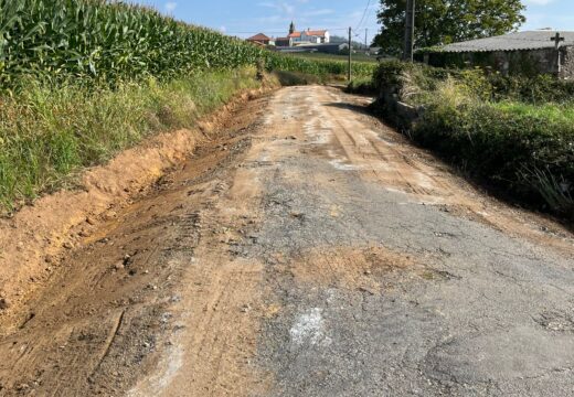 O Concello de Ponteceso comeza a mellora dos camiños rurais na parroquia de Pazos